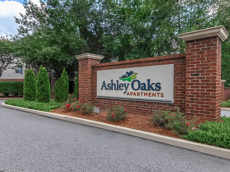 Ashley Oaks Entrance
