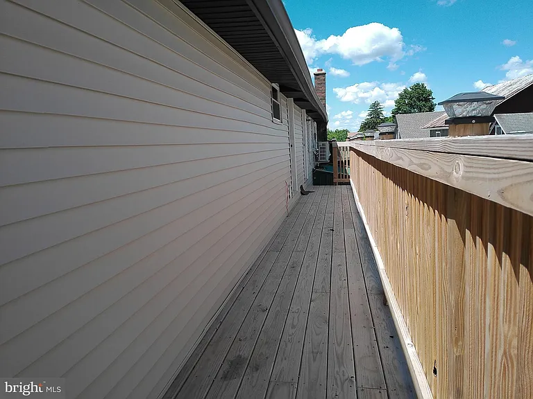 640 E Chestnut St #1 — Photo 15