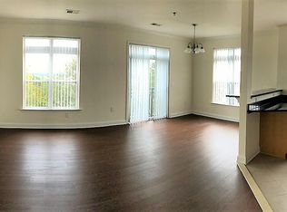 6302 Fernandez Ct, Parlin, NJ 08859