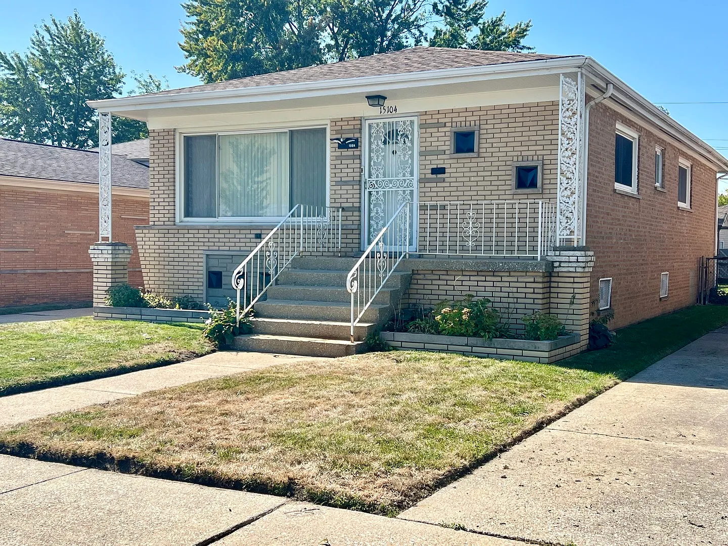15104 Champlain Ave photo 1