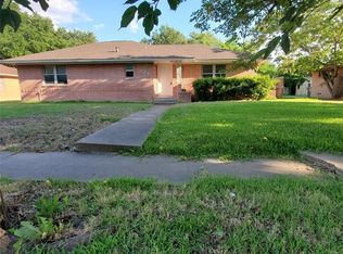 526 Donlee Rd, Lancaster, TX 75134