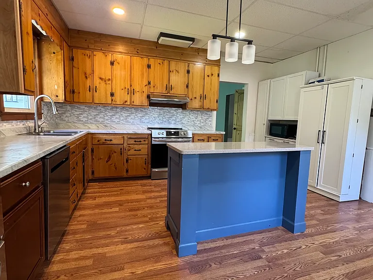 608 S Main St — Photo 5