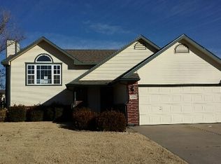 6216 E Quail Ridge St, Wichita, KS 67220