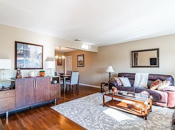 3rd image of 315 Balchen St