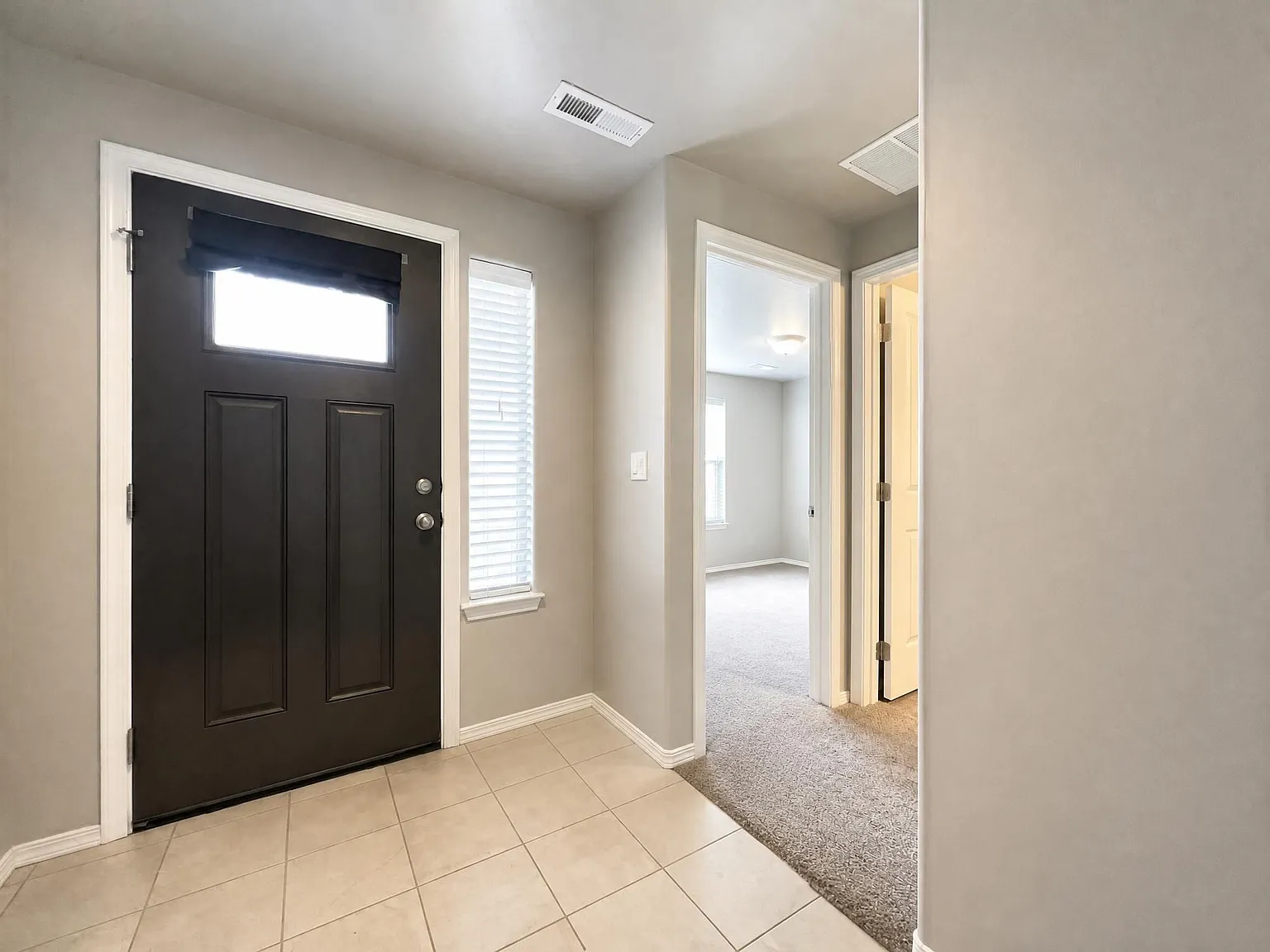 3 bed, 1408 sqft, $2,195 — Photo 3