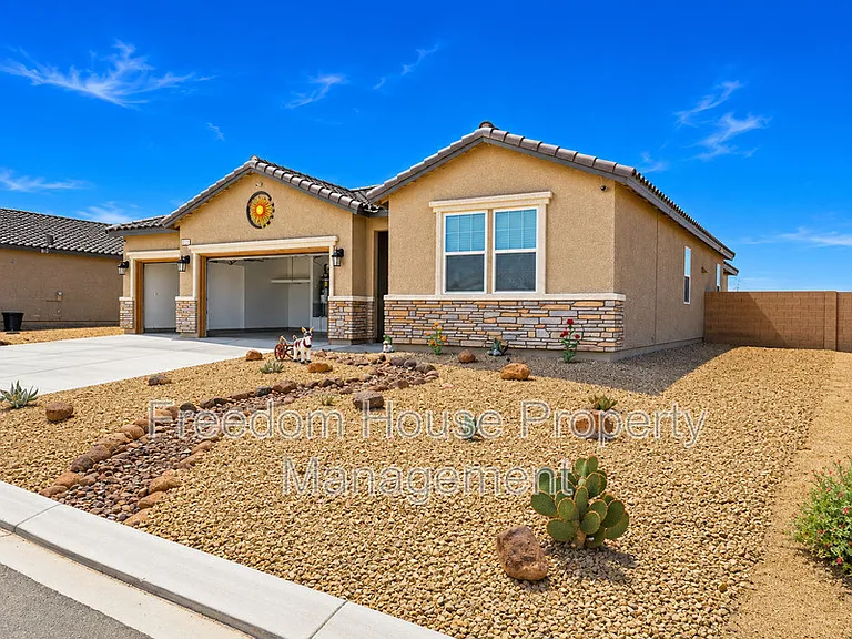 3575 E Wallowa Dr — Photo 2