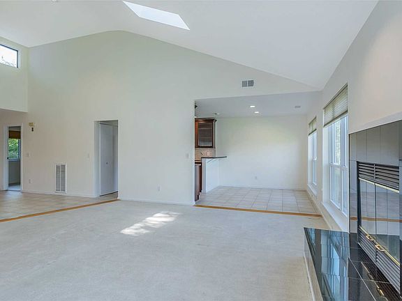 5th image of 90 Hampton Vista Dr