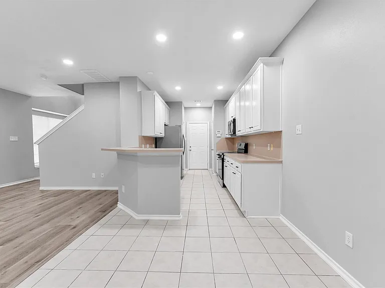 16007 Sandy Path Ln — Photo 14