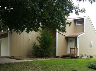 1002 SW Belle Ave, Topeka, KS 66604