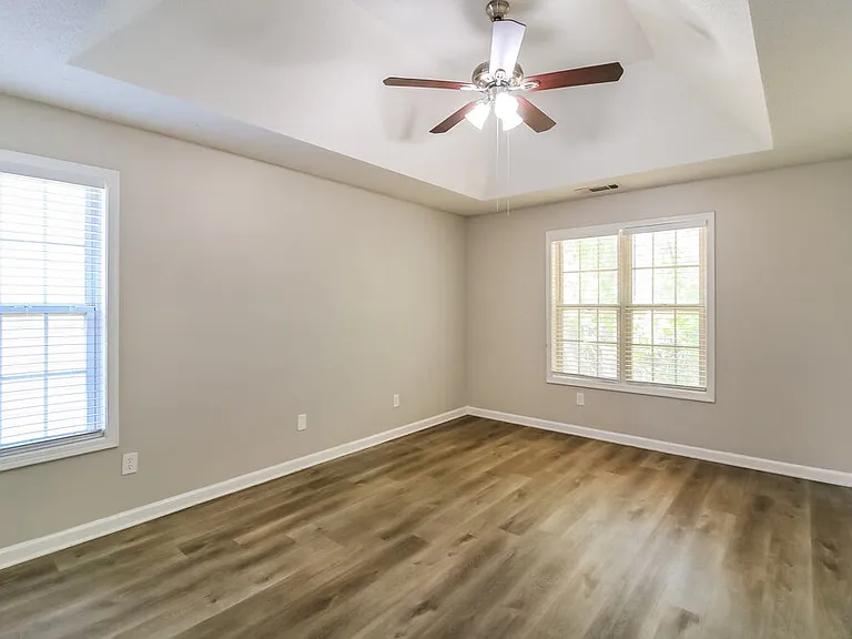 915 Castlerock Way — Photo 11