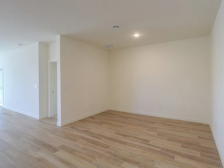 40285 W Chambers Ave — Photo 27