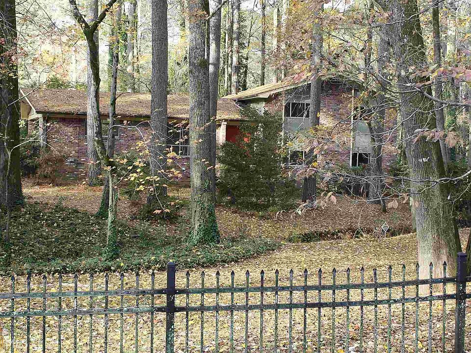 1st image of 6001 Meadowbrook Dr