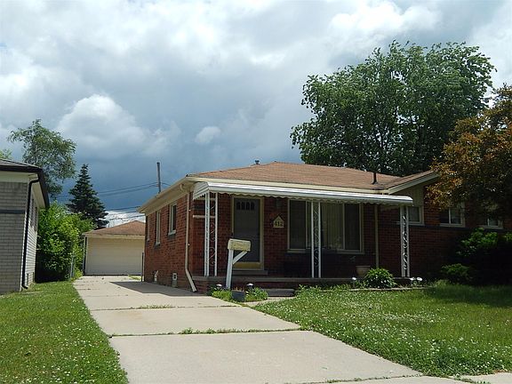 2nd image of 412 Clair St