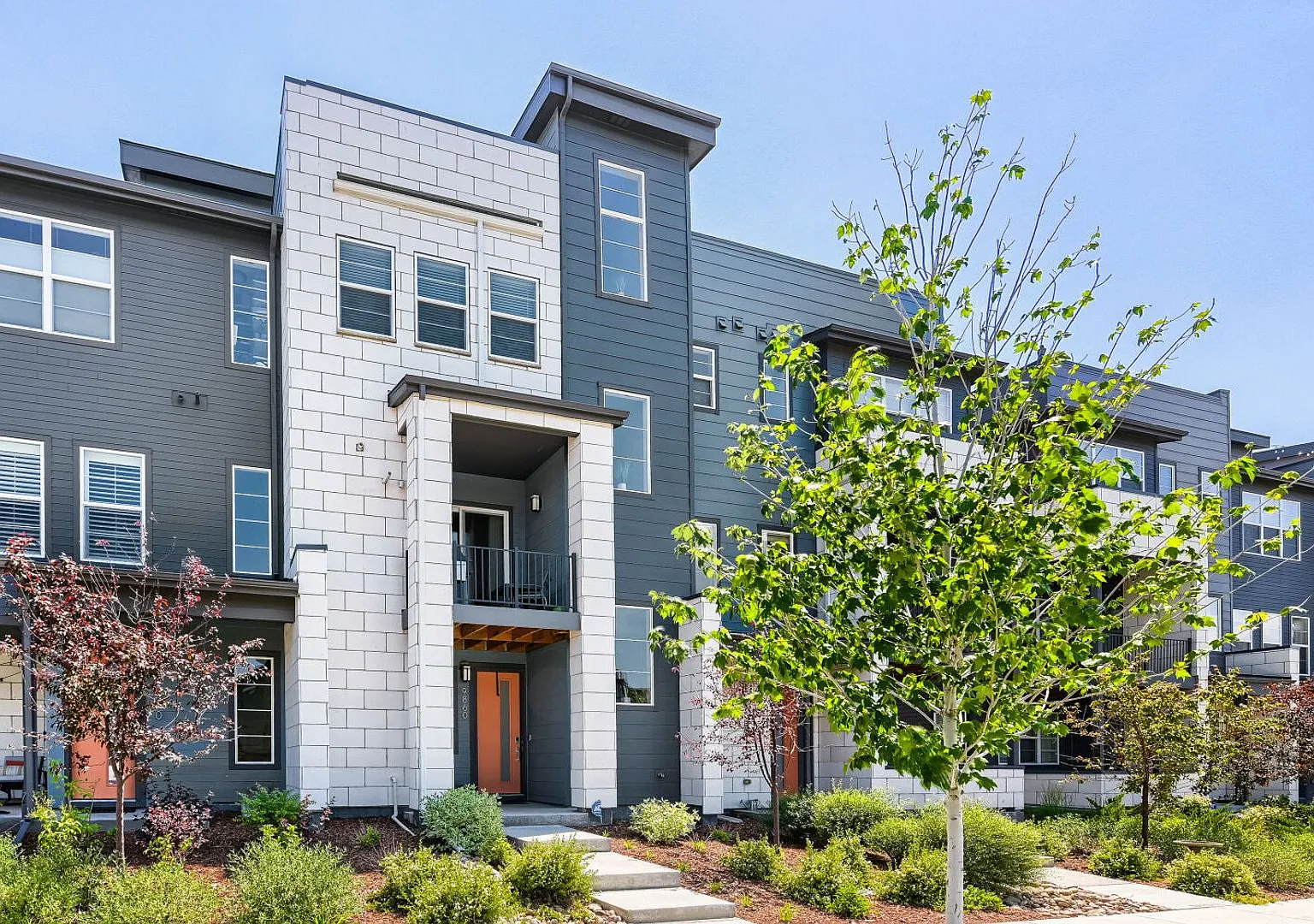 Modern Central Park Townhome with Rooftop Mountain Views — Photo 3