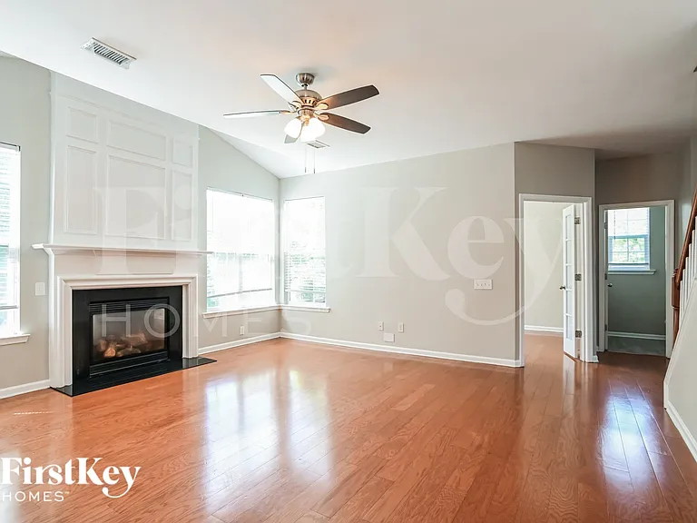 1905 Arbor Crest Ct — Photo 3