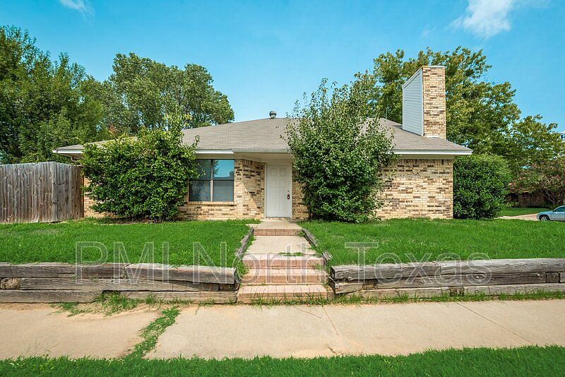 1st image of 2701 London Ct