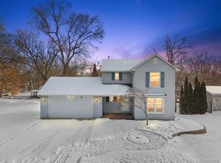 927 Alan Dr, Lake Orion, MI
