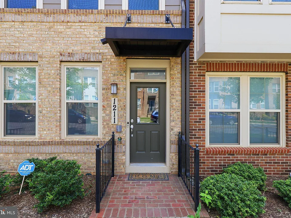 1211 Vermeer Ave
