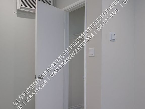 5th image of 123-125 N Myrtle Ave #125F