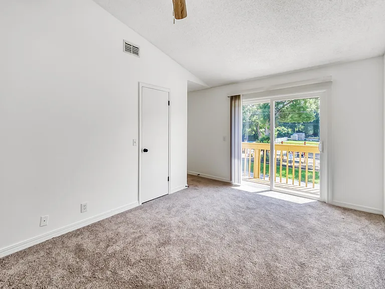 1304 E Magnolia Cir #1306 — Photo 25