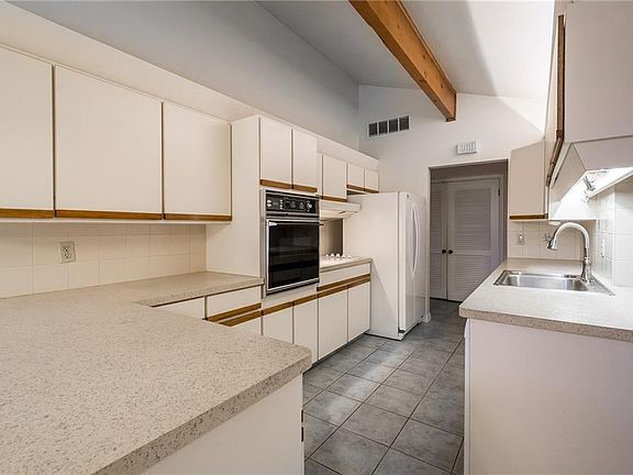 5th image of 511 Sherwood Dr