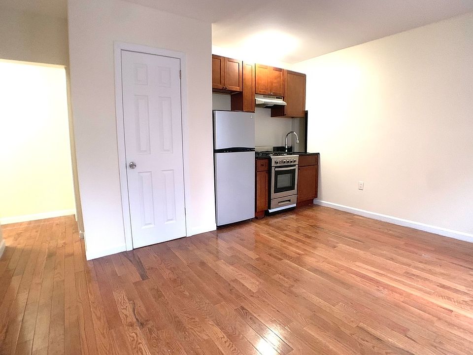 2nd image of 150 W 140th St #2DD