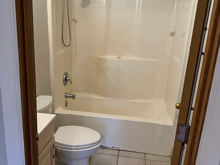 10445 Ainsworth Ave S #B — Photo 10