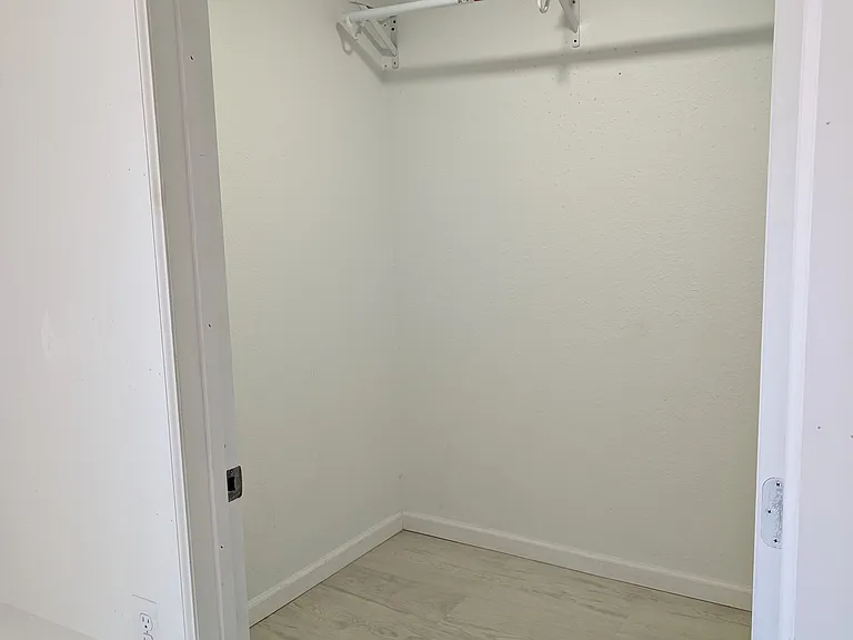 404 State St #D — Photo 3