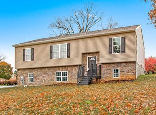560 Lindberg Ave, Red Lion, PA 17356