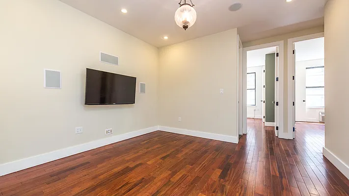 Rented by Nooklyn NYC LLC | media 4