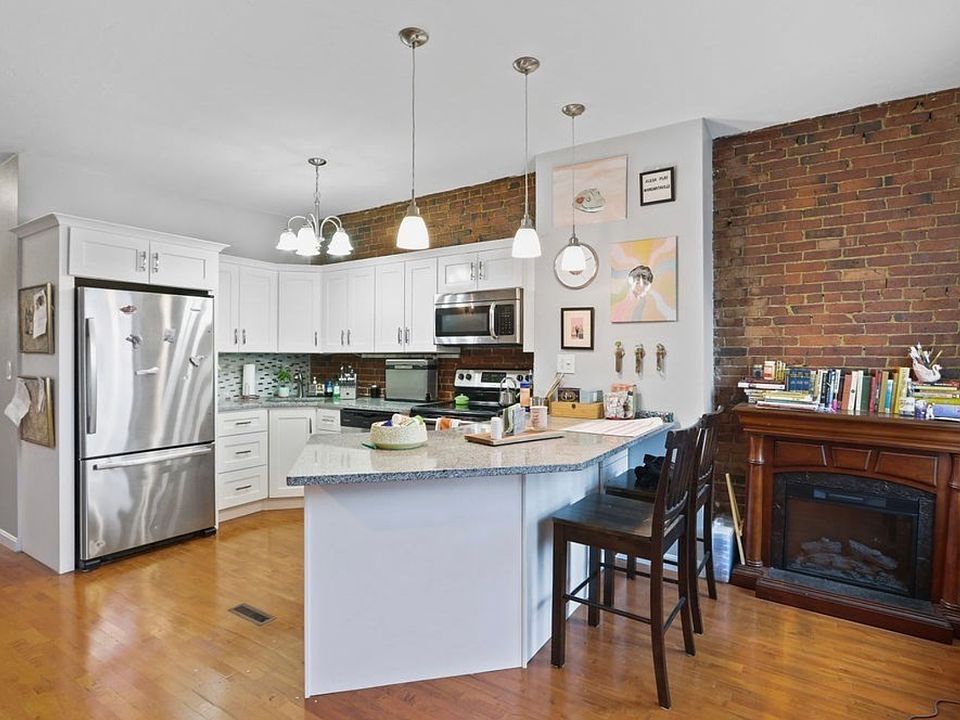 1st image of 166 F St APT 4