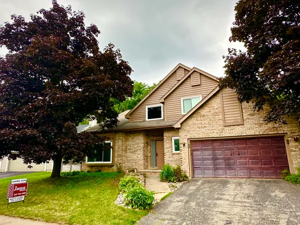 5295 Bear Lake Dr, East Lansing, MI 48823