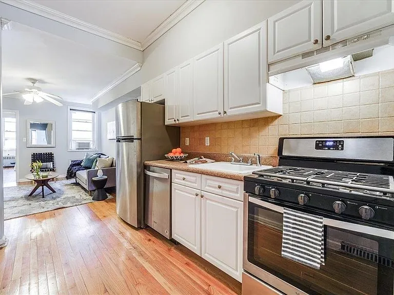 519 Willow Ave #3 — Photo 5