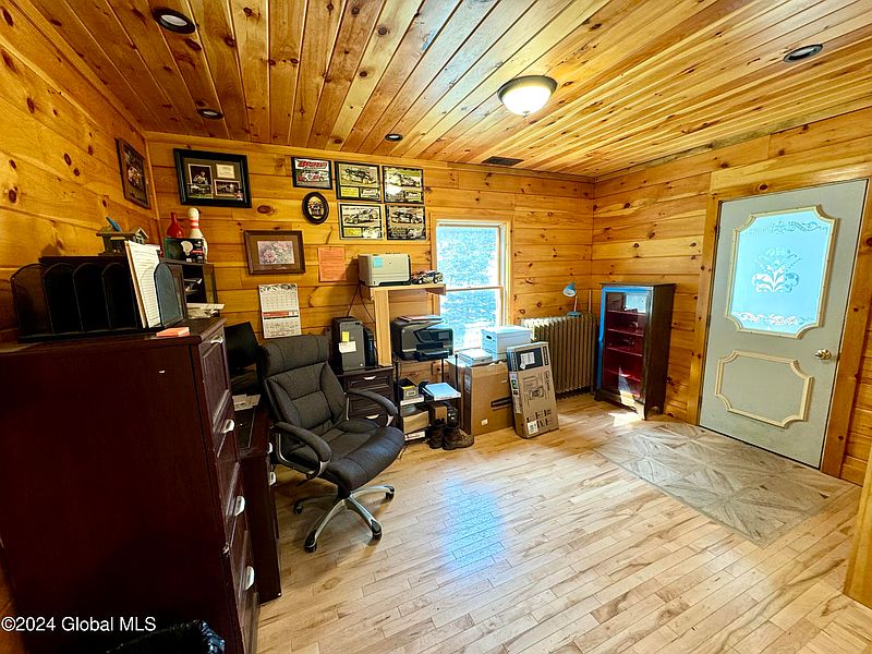 3rd image of 63 Hamilton Avenue