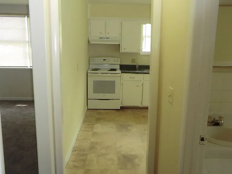 6419 Premier Dr #B — Photo 9