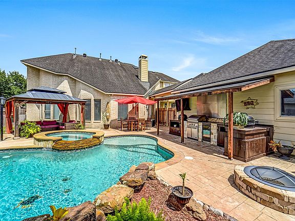 3rd image of 5719 Grandwood Ln