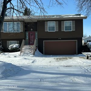 1116 S 21st St, Grand Forks, ND, 58201