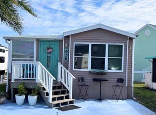 656 Nettles Blvd, Jensen Beach, FL 34957