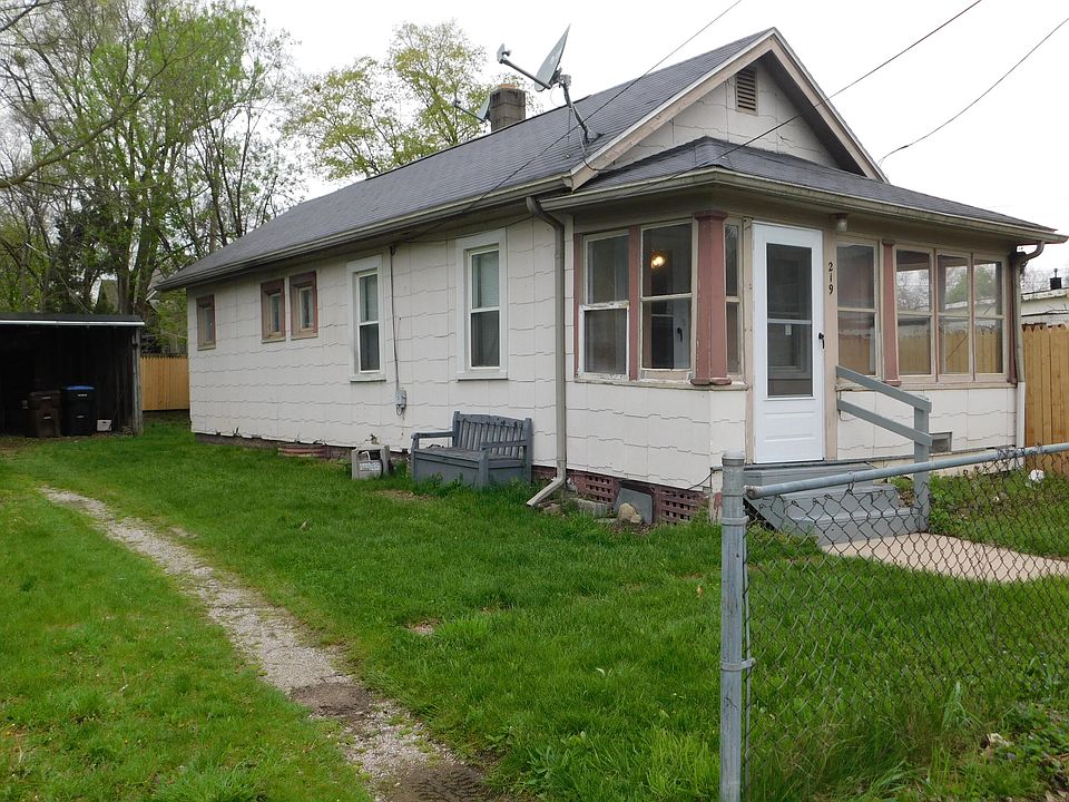 1st image of 219 N Lincoln St