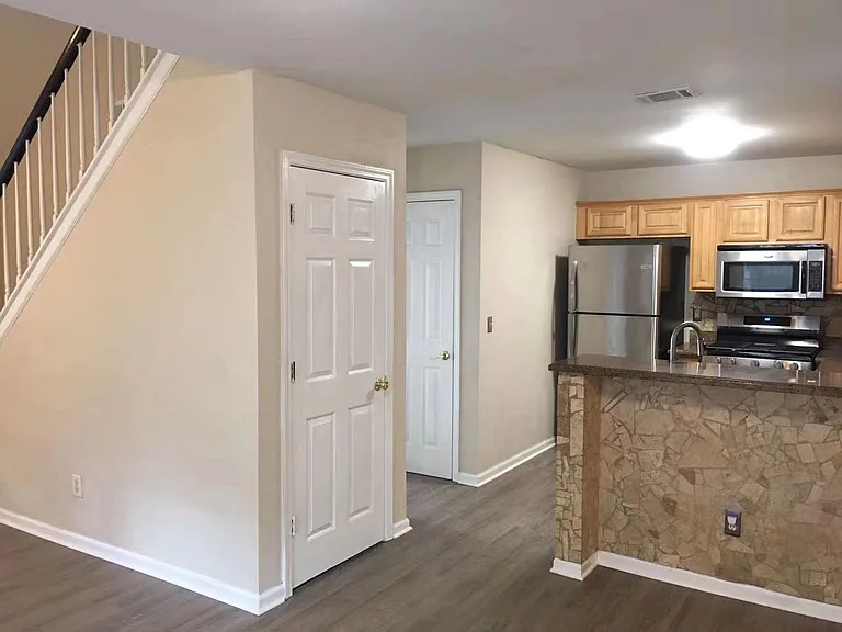 211 Park Pl — Photo 8