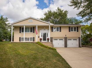 262 Maple St, Cedar Falls, IA 50613