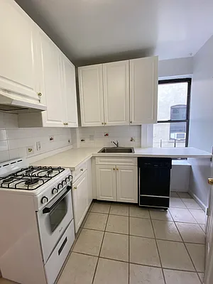 Rented by Corcoran | media 7