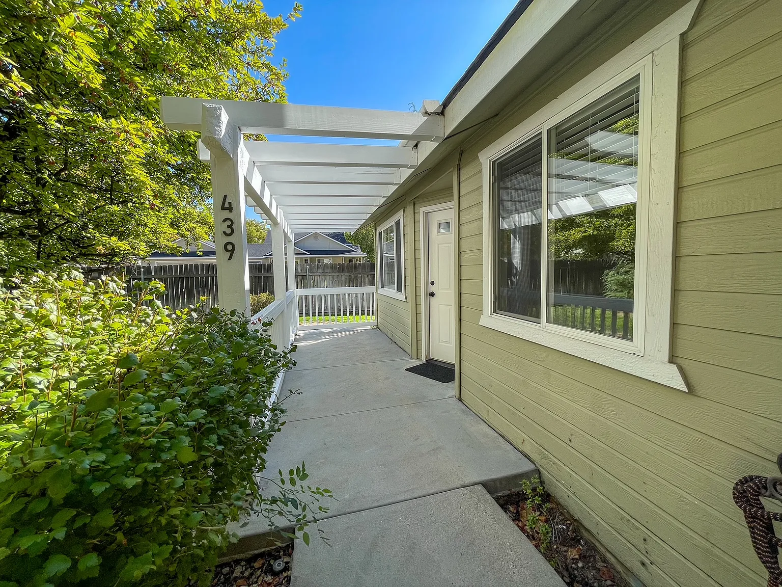 2 bed, 875 sqft, $1,950 — Photo 3