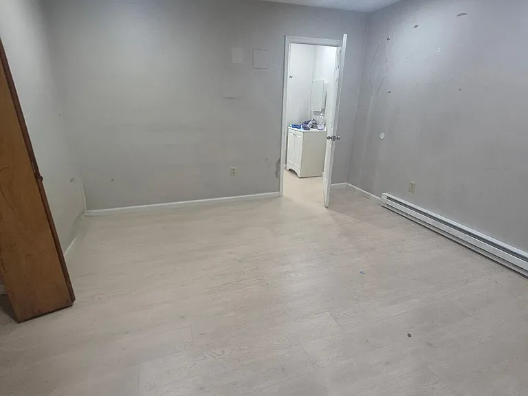 120 N Main St #5 — Photo 1