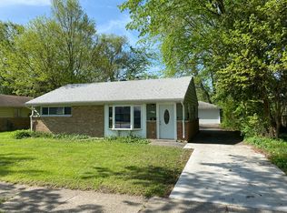 243 Blackhawk Dr, Park Forest, IL