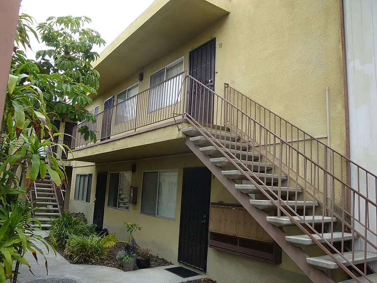 4062 Shasta St — Photo 10