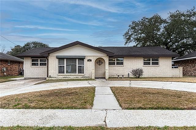 1st image of 206 Mirecourt Dr