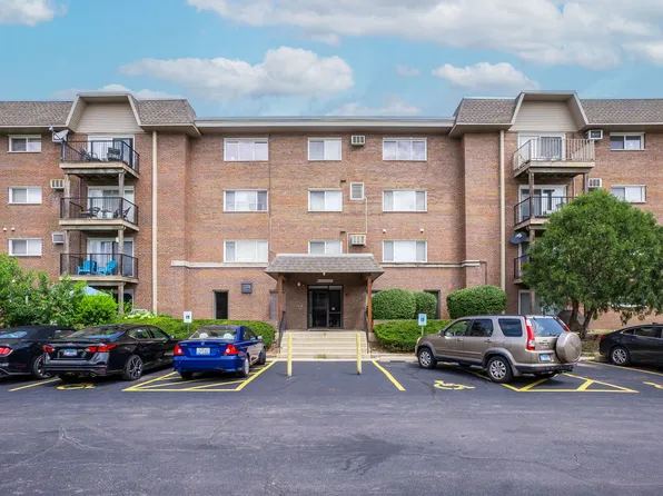 2300 Beau Monde Ter APT 210, Lisle, IL 60532