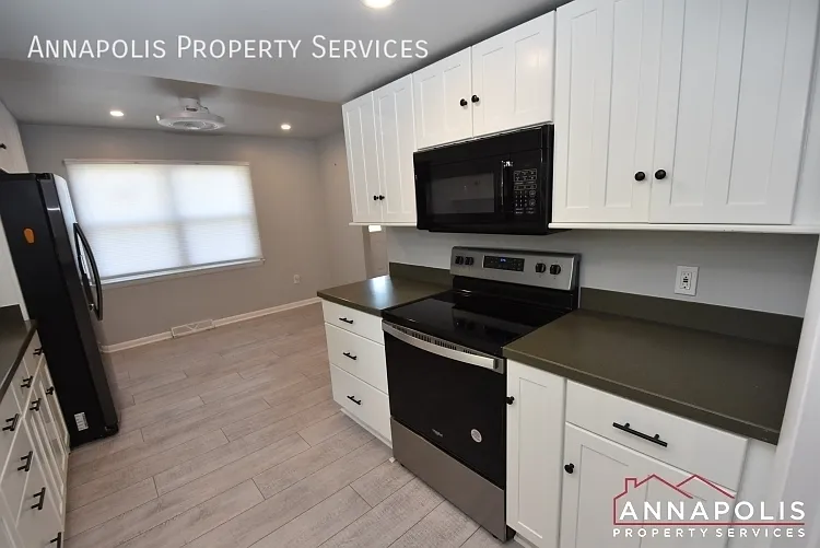 115 Conley Dr — Photo 3