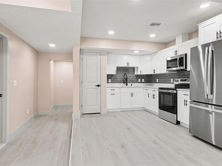1109 NW 14th Ave — Photo 9